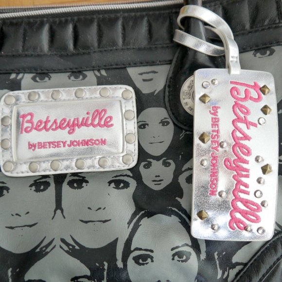 Betsey Johnson Betseyville Girl Faces Purse - Picture 2 of 4